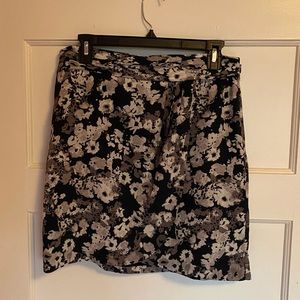 Banana Republic faux wrap mini skirt size 6